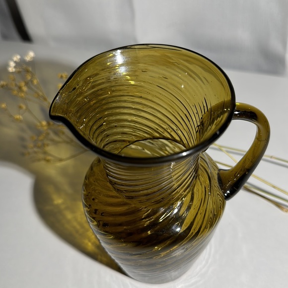 Vintage Mid Century Modern Deep Amber / Olive Blown Swirled Glass Pitcher/Ewer - Picture 3 of 12